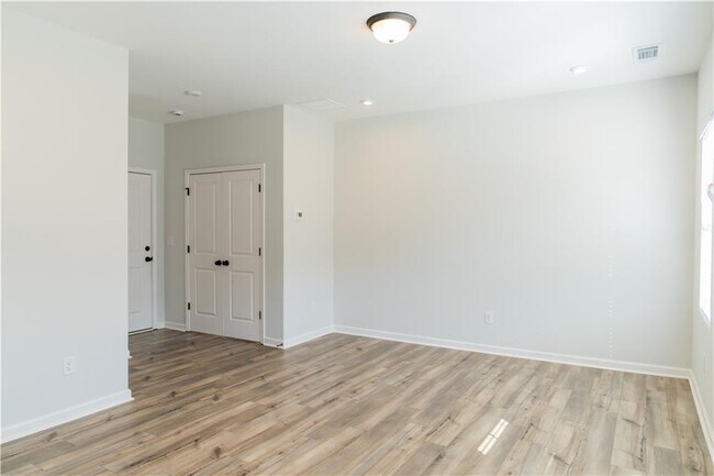 Building Photo - 2673 Whistler Wy NE