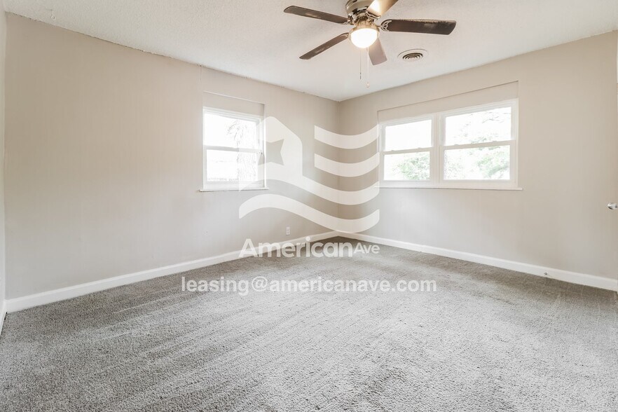 Building Photo - 1216 W 41st St
