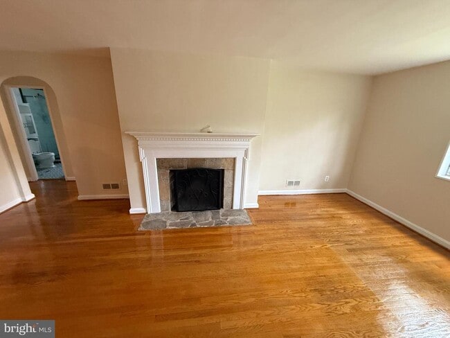 Building Photo - 205 Brewster Ave