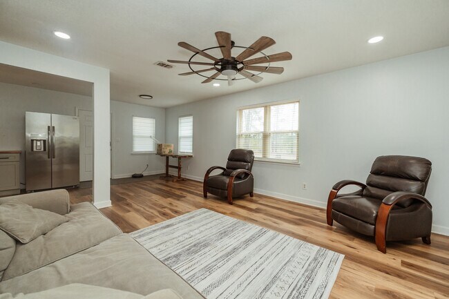 Building Photo - 5439 Penny Creek Rd