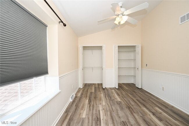 Building Photo - 655 Almas Ct