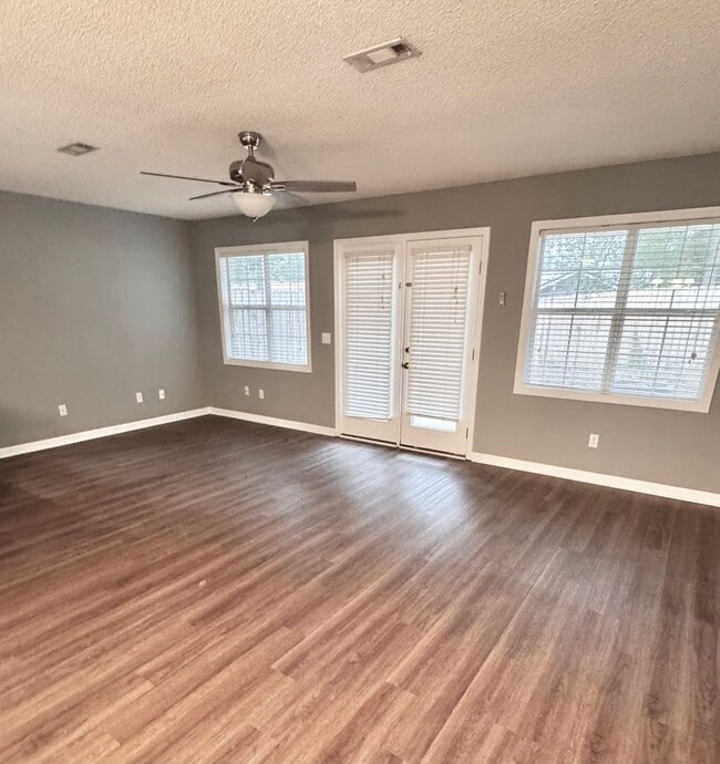 Building Photo - Available Now -110 Commons Drive