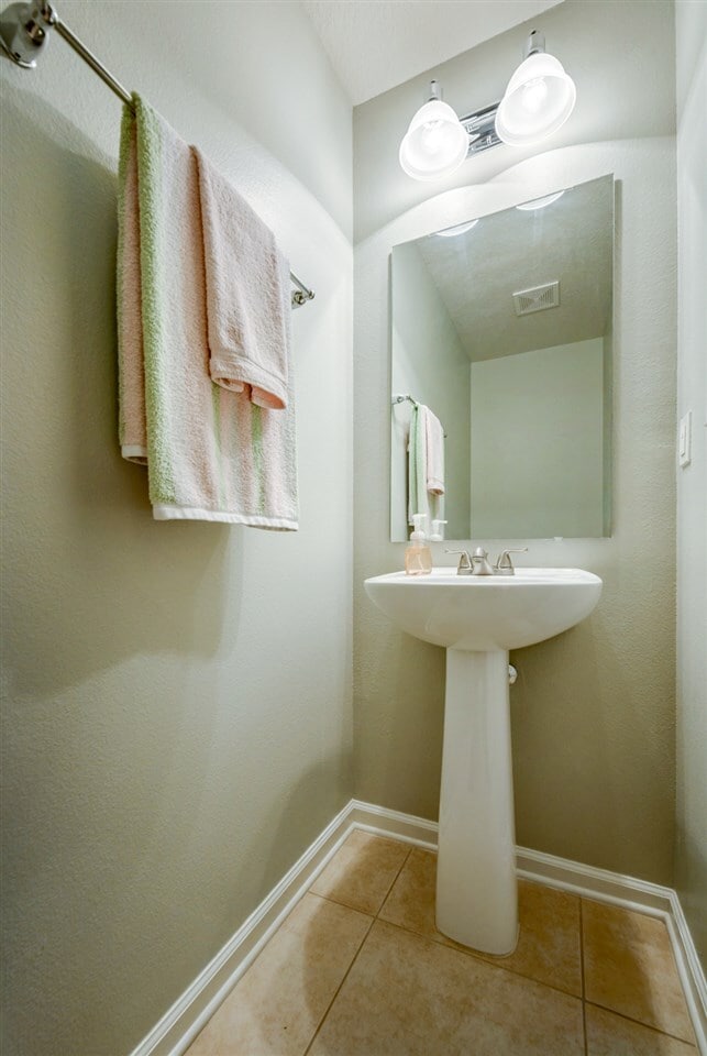 Building Photo - 159 Crete Ct