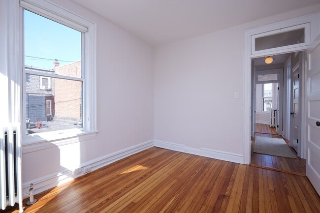 Building Photo - 1364 Oak St NW
