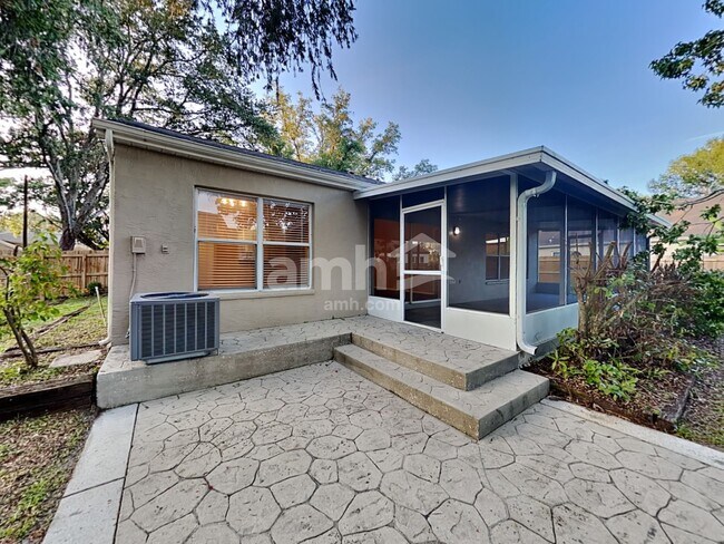 Building Photo - 26922 Carmen Pl