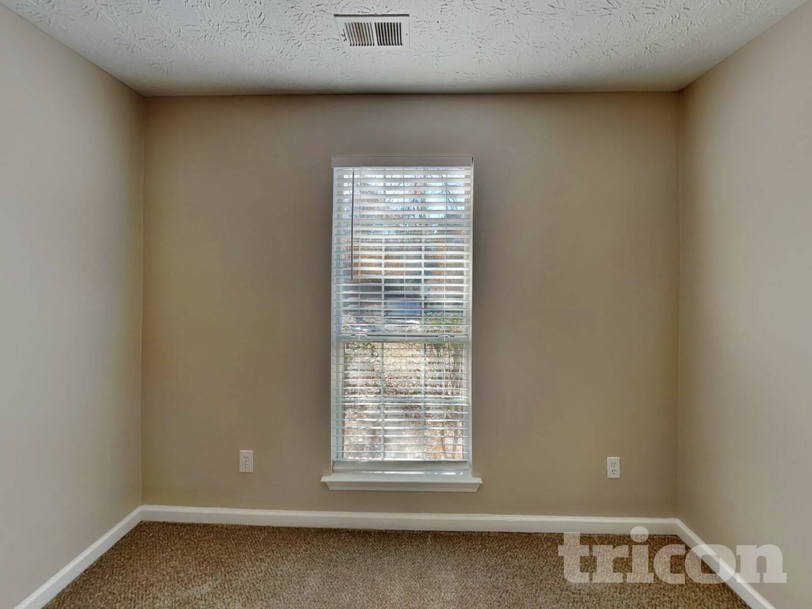 Building Photo - 6030 Savannah Dr