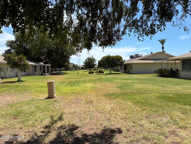 Building Photo - 10120 W Kingswood Cir