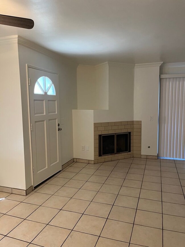 Building Photo - Spacious 2-Bedroom Condo on the First Floo...