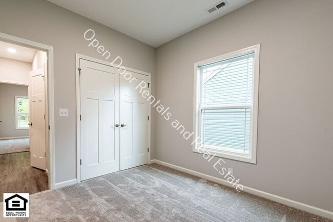 Building Photo - 307 Toledo St