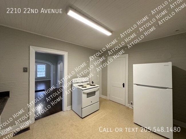 Building Photo - 2210 22nd Ave