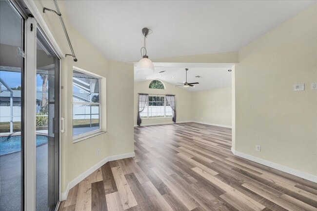 Building Photo - Annual Pool Home for Rent in Englewood