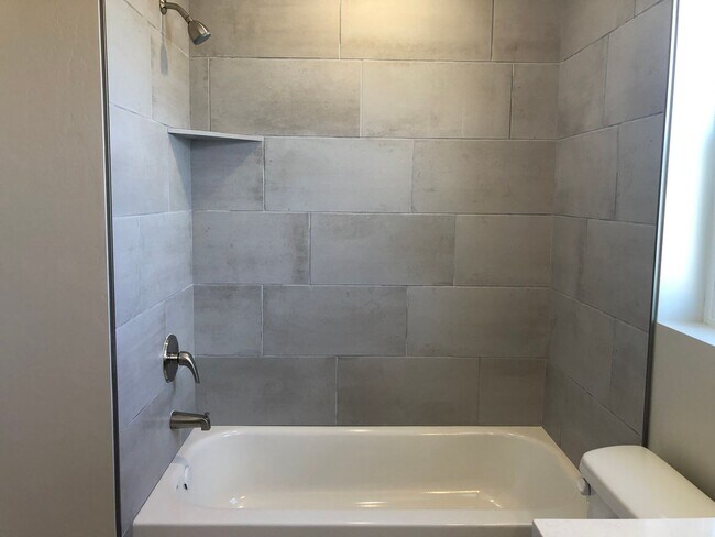 Building Photo - Reduced Rent Modern 3 Bedroom Home for Rent