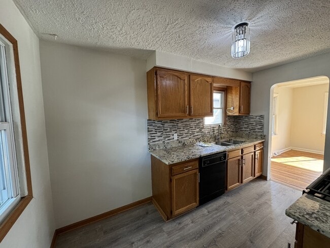 Building Photo - 13506 Bennington Ave