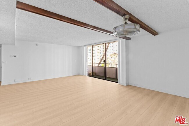 Building Photo - 10535 Wilshire Blvd