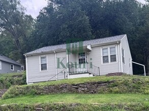 Building Photo - Spacious 2 Bedroom Home with Finished Base...