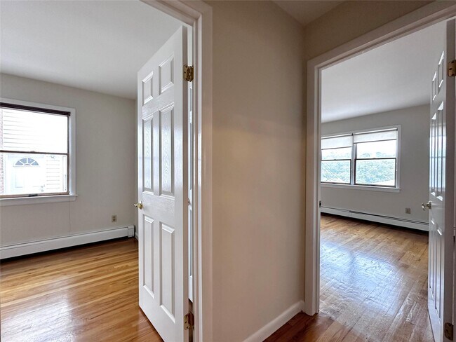 Building Photo - 148 Bennett Ave
