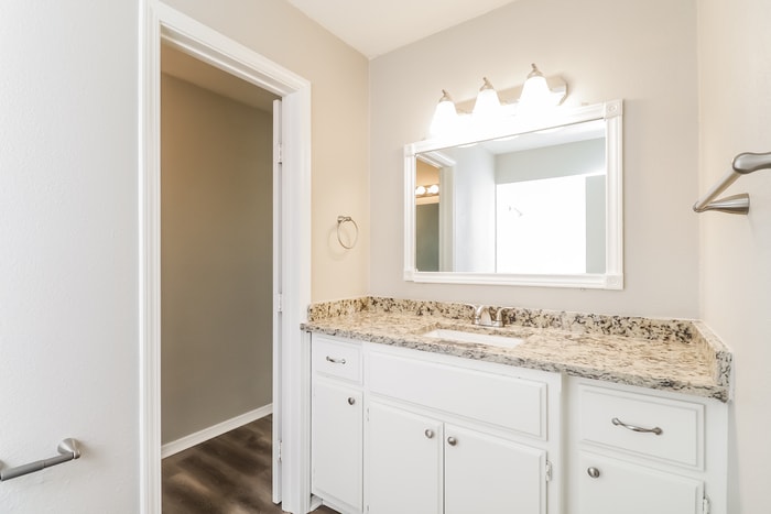 Building Photo - 3310 Ridgehaven St