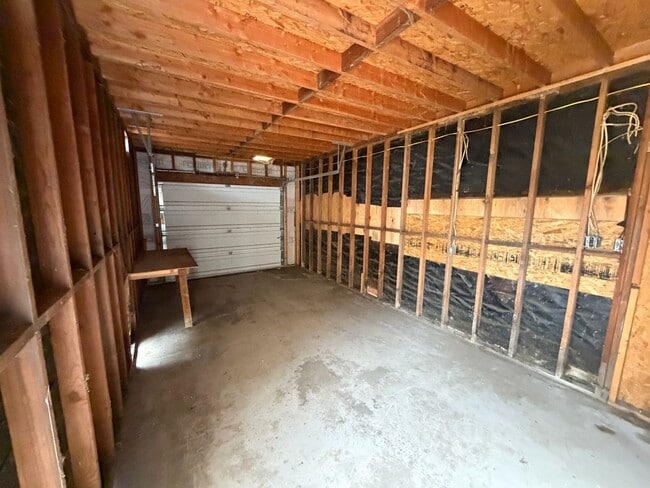 Building Photo - 4410 S Holt Rd