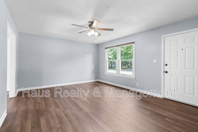 Building Photo - 334 Kelsey Dr