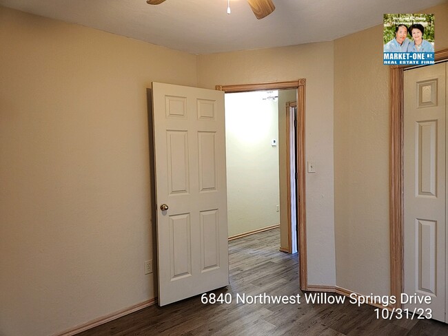 Building Photo - 6840 NW Willow Springs Dr
