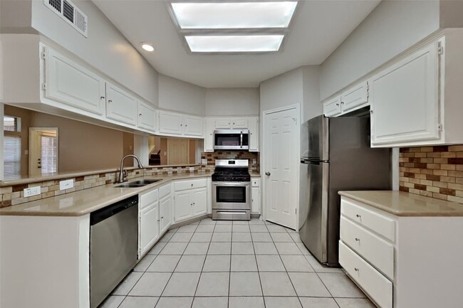 Building Photo - 7711 Thorncreek Way