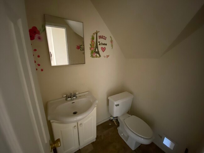 Building Photo - 1938 E Calvert St