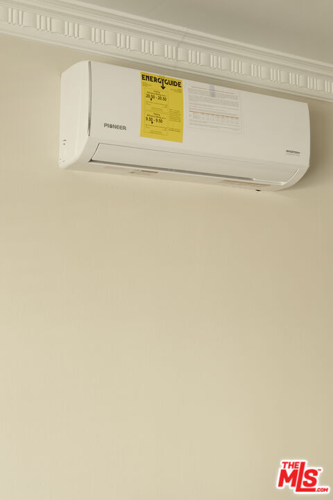 Building Photo - 925 N Curson Ave