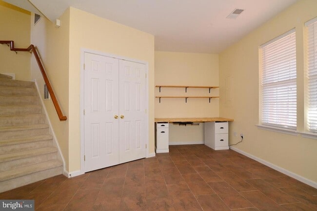 Building Photo - 43799 Maison Blanc Square