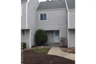 Building Photo - 2044 Blackthorn Dr