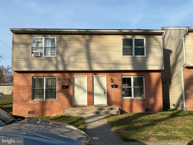 Building Photo - 950 Concord St