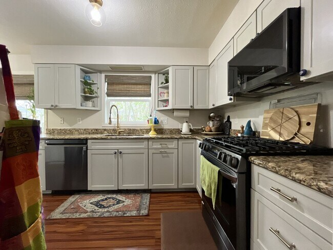 Building Photo - Comfortable Living in Bethany with Two Separate Units, Expansive 0.45-Acre Lot & Versatile Detach...