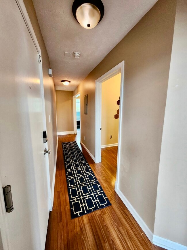 Building Photo - 1816 W Jefferson St