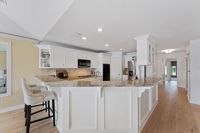 Building Photo - 225 Capetown Way