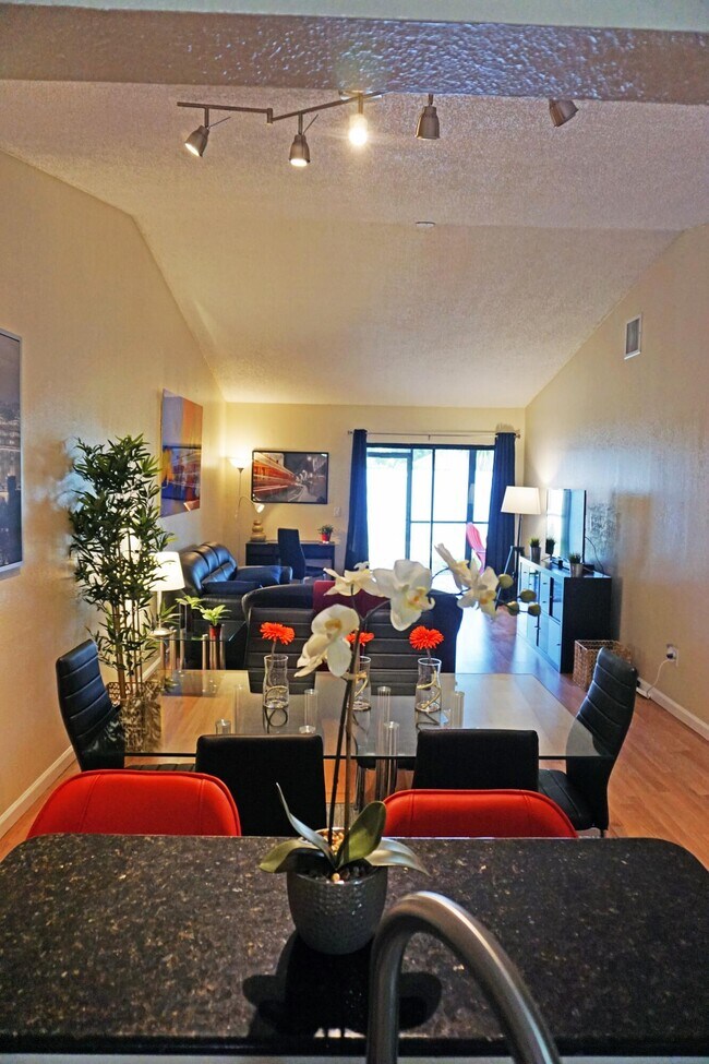 Building Photo - 1308 White Pine Dr