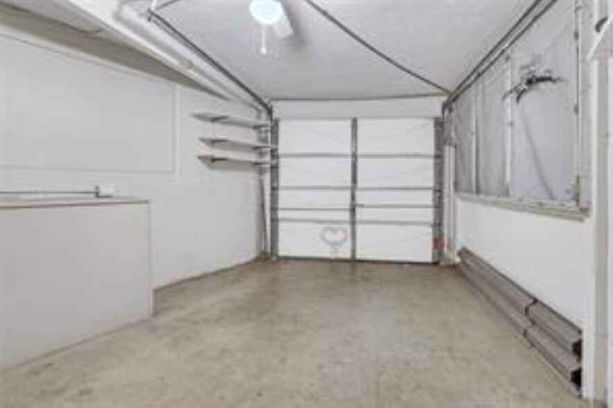 Building Photo - 2031 NW 39th Ct