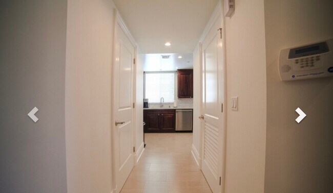 Building Photo - 907 S Shenandoah St