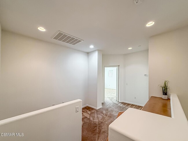 Building Photo - 2930 Esperanza Way