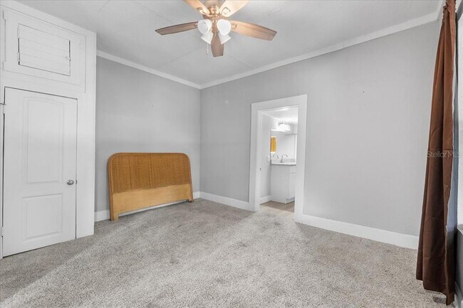 Building Photo - 208 Weaver Ave