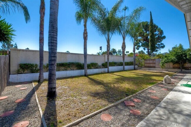 Building Photo - Move-In Ready 3 Bedroom Home with Bonus Ro...