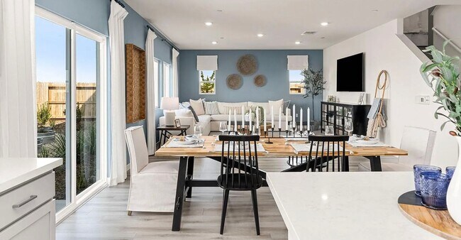 Building Photo - Spectacular New 5/3 Bath Available Now!