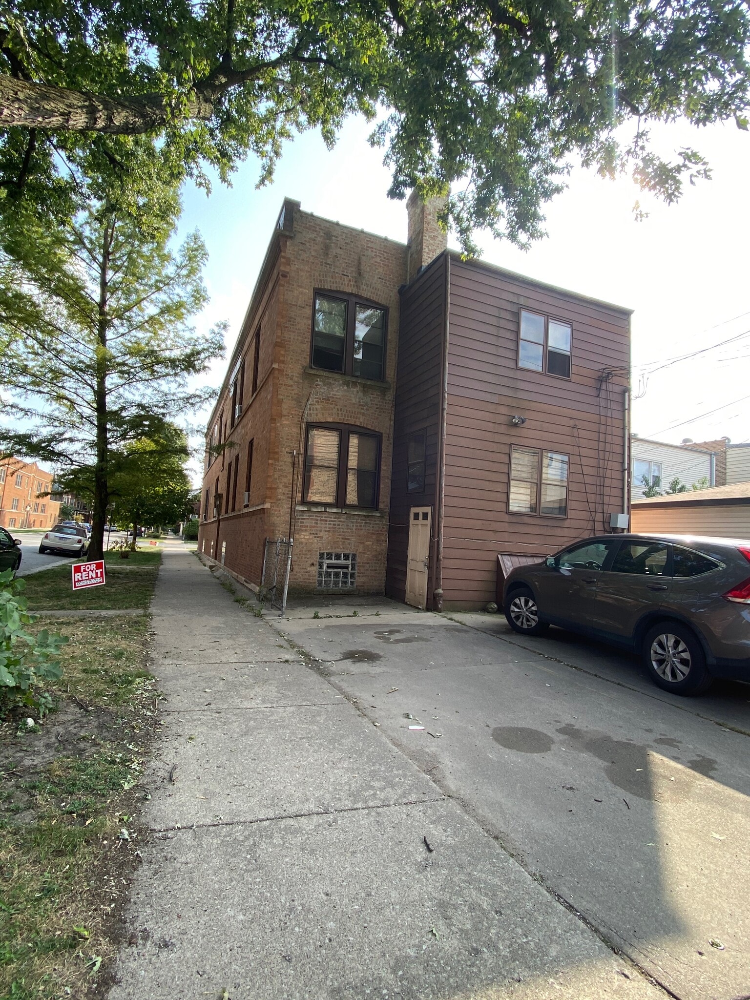 Building Photo - 2232 W Addison St