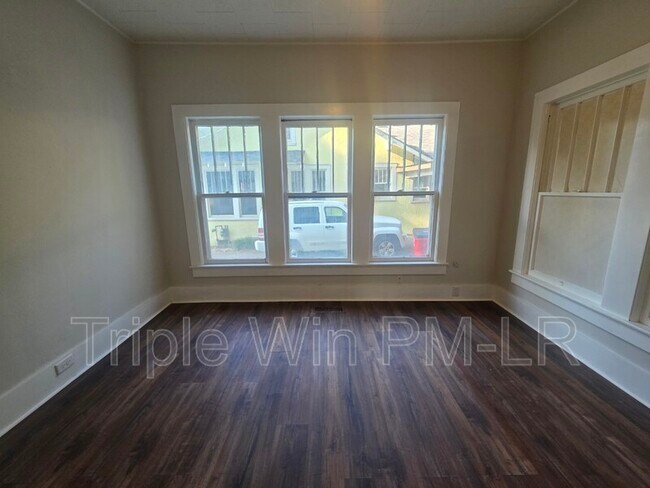 Building Photo - 609 N Morrill St