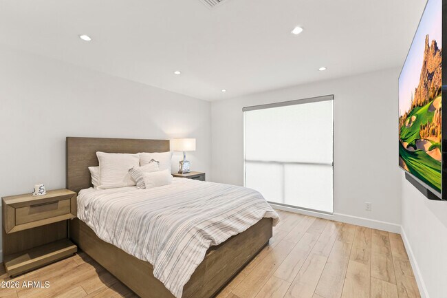 Building Photo - 6834 N 72nd Pl