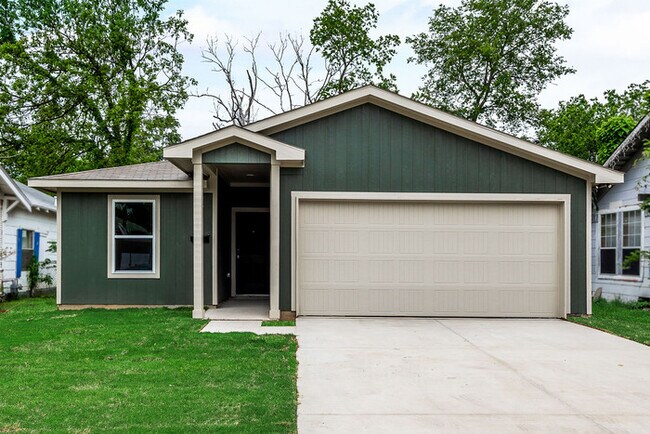 Primary Photo - 2915 Bourland St