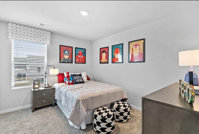 Building Photo - 1043 Maywood Ln
