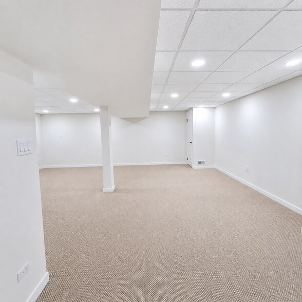 Building Photo - 127 Forest Ave