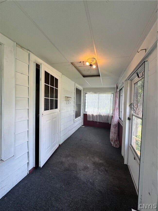 Building Photo - 2331 Midland Ave