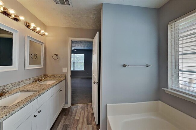 Building Photo - 5315 Paddington Ln