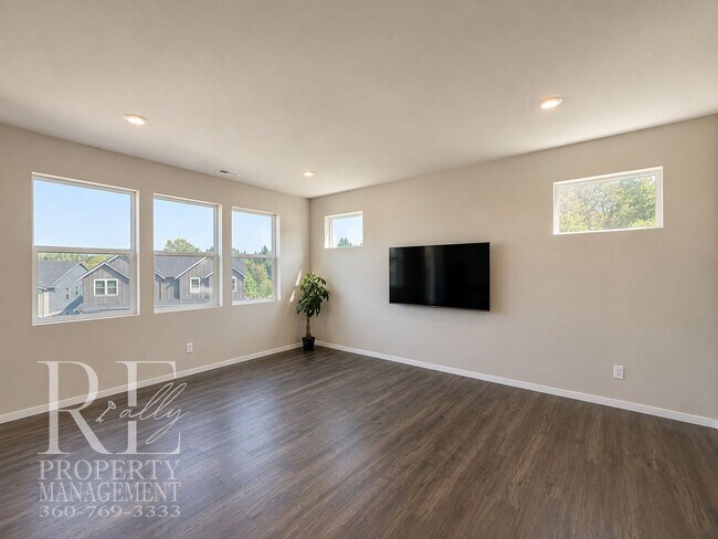 Building Photo - 6657 Yorktown Pl NE