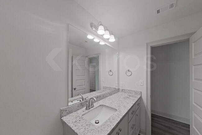 Building Photo - 17623 Carlisle Ave